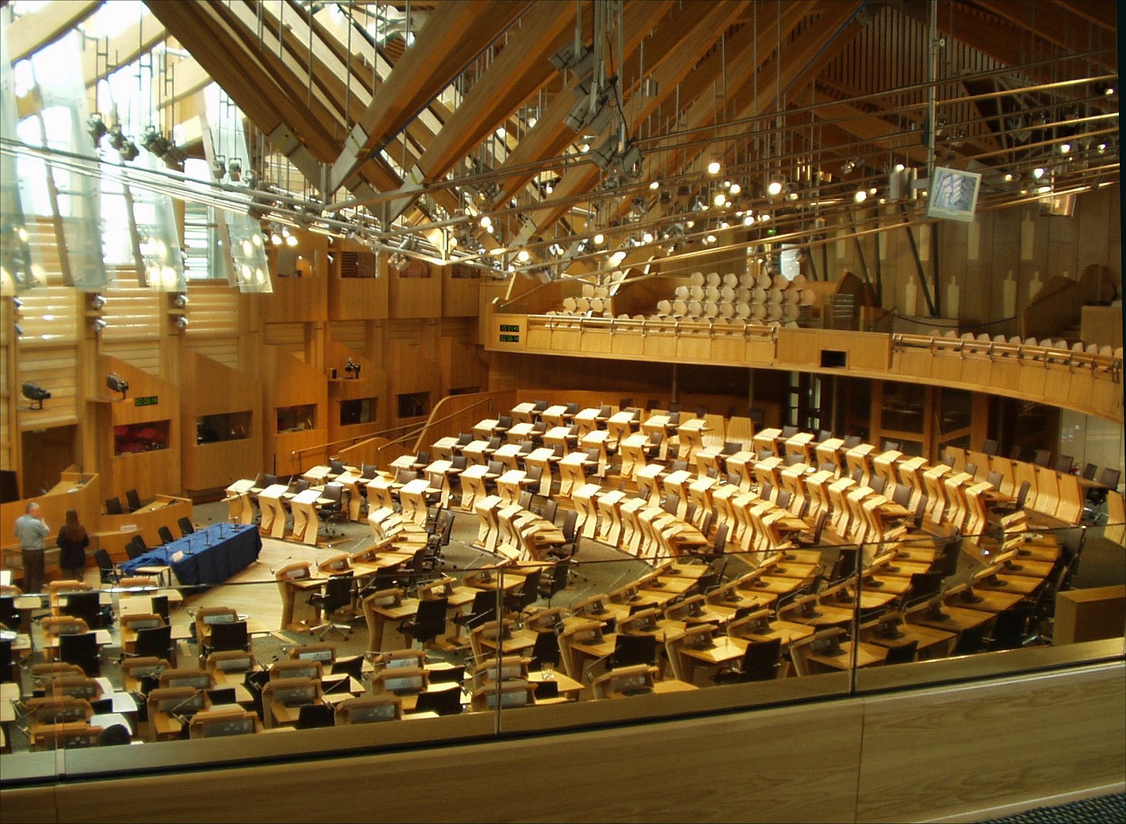 Debating_chamber_Scottish_Parliament_31-05-2006