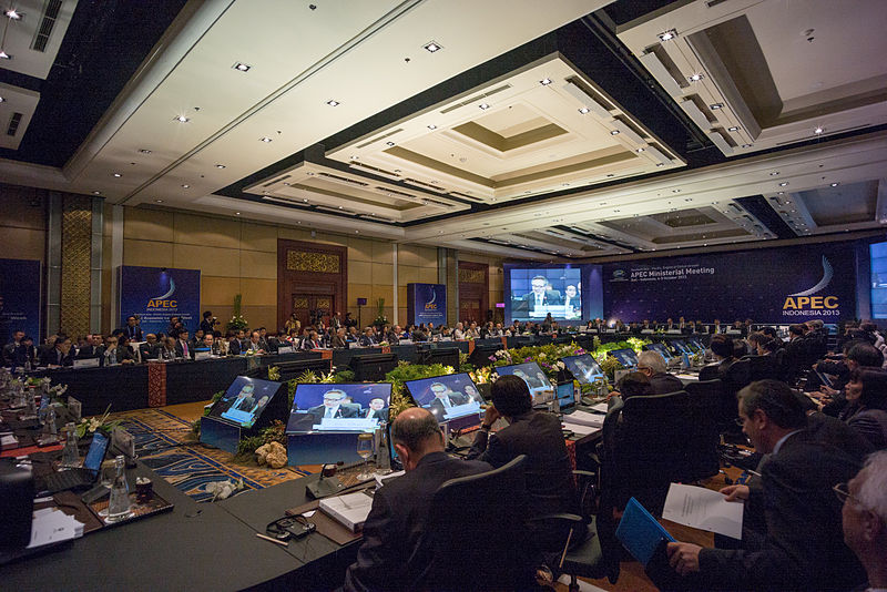 Secretary_Kerry_at_APEC_Ministerial_Meeting_Plenary_Opening_Session_10084777033