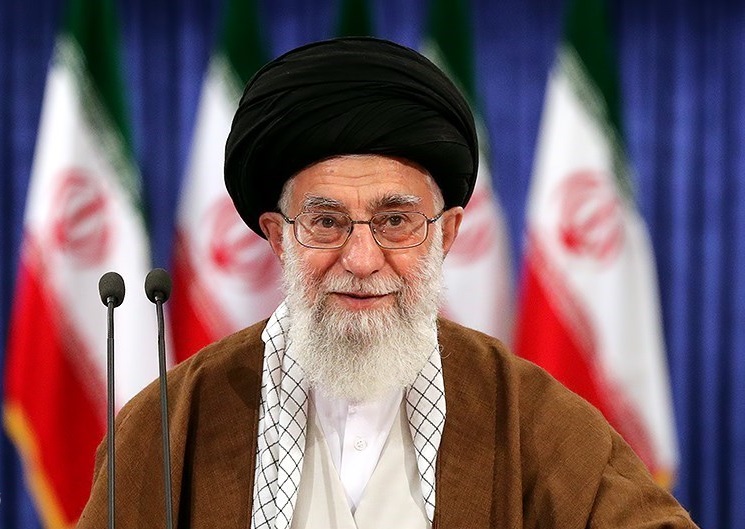Ayatollah_Ali_Khamenei_casting_his_vote_for_2017_election_3