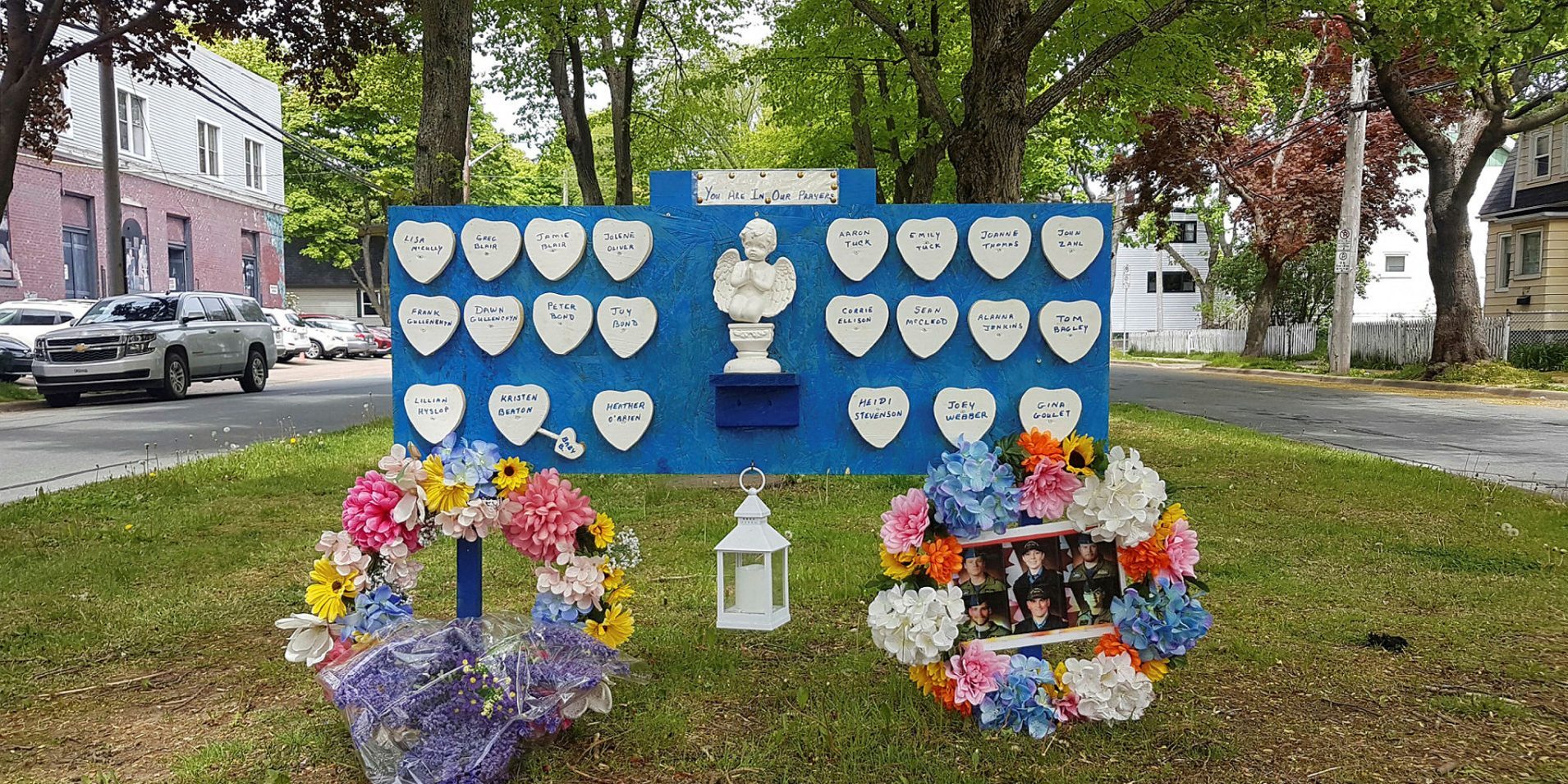 2020_Nova_Scotia_Attacks_Memorial_to_the_Victims.t64414746.m2048.xxjCFu5nW