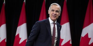 Federal public service cut by nearly 10,000 jobs, new data shows