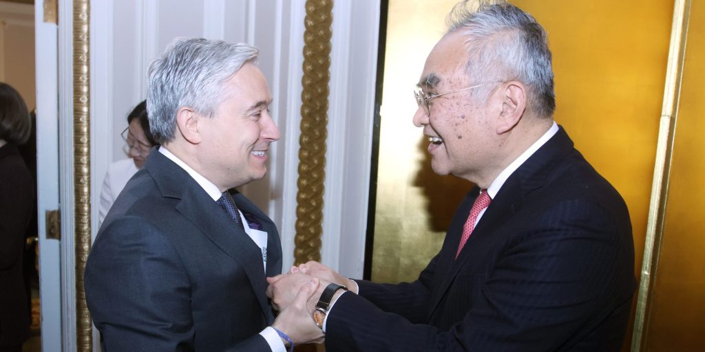 Finance Minister François-Philippe Champagne, left, and Japanese Ambassador Kanji Yamanouchi