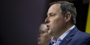 Union warns pay system may not be able to handle layoffs, early retirements 10 years after start of Phoenix problems