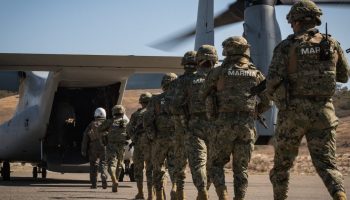 Mexican marines perform loading and unloading drills Osprey at the biennial Rim of the Pacific (RIMPAC) exercise at Camp Talega, Camp Pendelton, 28 June, 2018.

 

Photo: OS Justin Spinello, 4 Wing Imaging, Cold Lake.