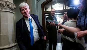 Minister of Energy and Natural Resources Tim Hodgson arrives before the Liberal cabinet meeting in West Block on  Nov. 25, 2025.