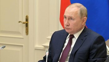 Putin_(2022-02-19)_1.t632c92d5.m2048.xmSgLUZHq