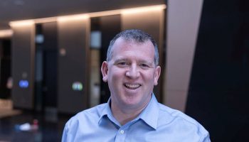 Steve Outhouse 1.t697e52a7.m1200.x37DALzKB