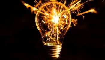 lightbulb-5038501_1920.t679a6c8e.m2048@0.xaV18btU4